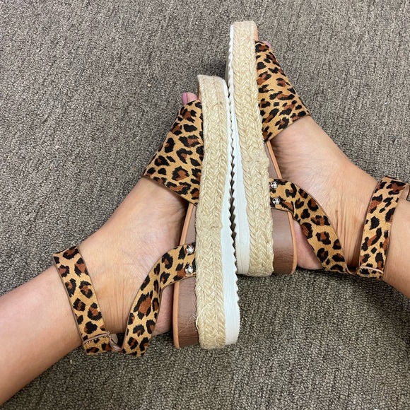 Leopard print Buckle Strap Espadrille sandals - Picture 8 of 11
